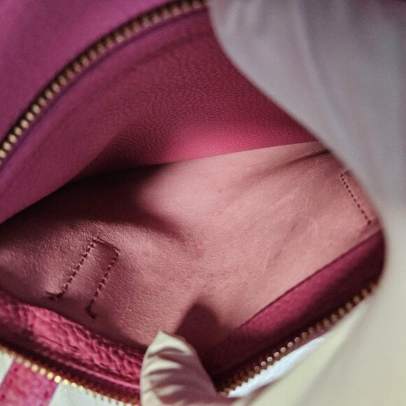 Authentic Salvatore Ferragamo Gancini Amy 21 Leather Tote - Picture 9 of 17